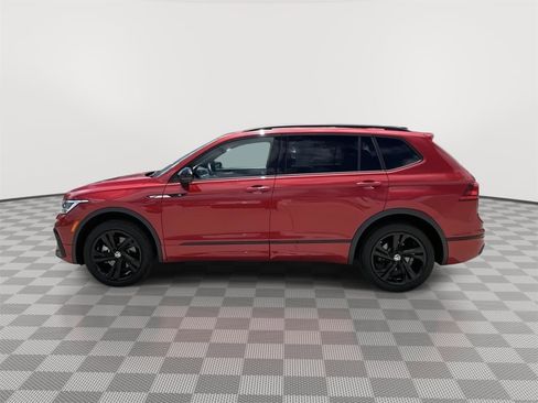 Certified 2024 Volkswagen Tiguan SE R-Line FWD image 3