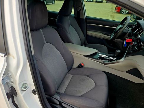 Used 2021 Toyota Camry LE w/ Carpet Mat Package (TMS) image 26