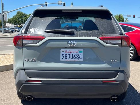 Used 2022 Toyota RAV4 XLE w/ Convenience Package AWD/4WD image 5