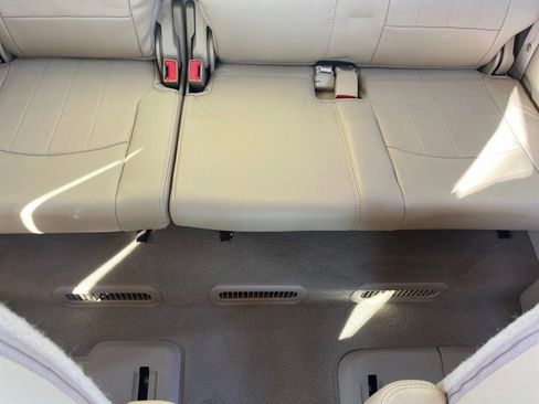 Used 2011 Buick Enclave CXL image 41