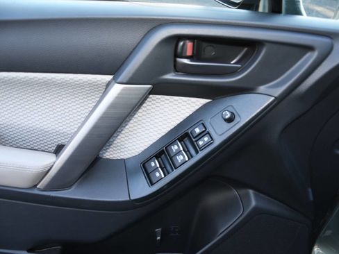 Used 2017 Subaru Forester 2.5i w/ Alloy Wheel Package image 15