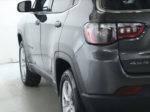 Used 2022 Jeep Compass Latitude image 41