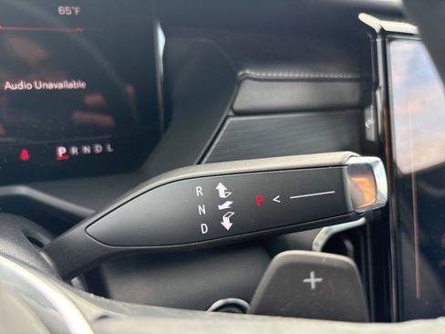 Used 2024 GMC Acadia Elevation image 19