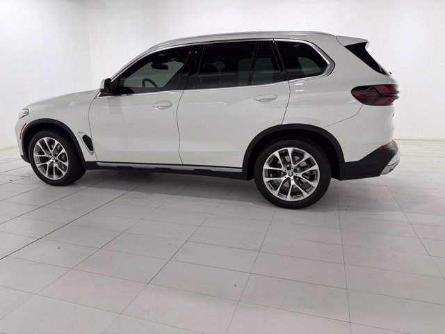 Certified 2024 BMW X5 xDrive40i AWD/4WD image 2