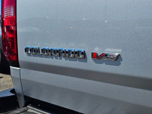 Used 2017 Chevrolet Colorado Z71 AWD/4WD image 17