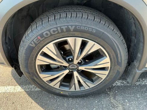 Used 2023 Nissan Rogue SV FWD image 15