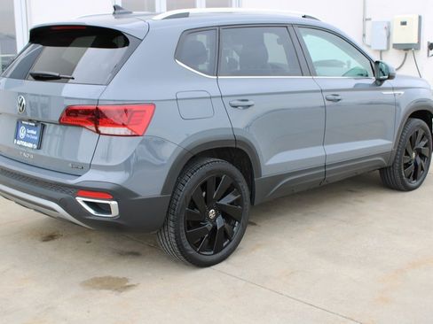 Certified 2023 Volkswagen Taos SE w/ Panoramic Sunroof Package image 6