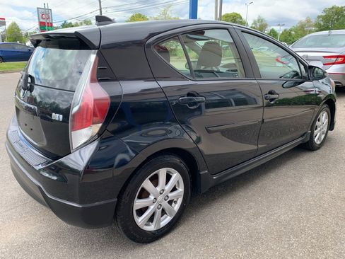 Used 2017 Toyota Prius C Two FWD image 7