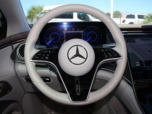 Used 2023 Mercedes-Benz EQS 450+ Sedan image 16
