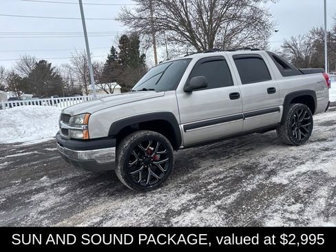 Used 2004 Chevrolet Avalanche Z71 w/ Sun And Sound Package image 2