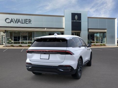 New 2026 Lincoln Nautilus Premier image 8