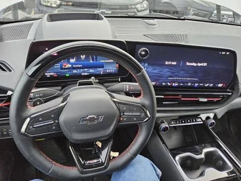Certified 2025 Chevrolet Silverado EV RST AWD/4WD image 12