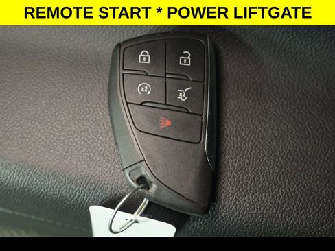 Used 2025 Chevrolet Traverse LT AWD/4WD image 12