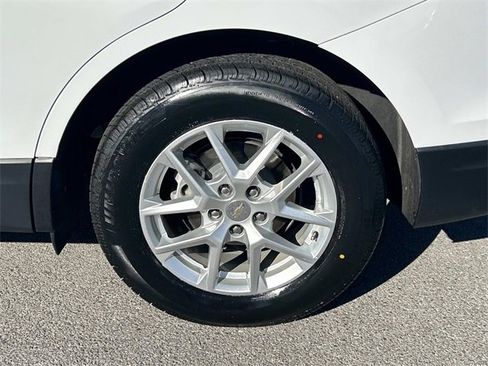 Used 2023 Chevrolet Equinox LT image 13