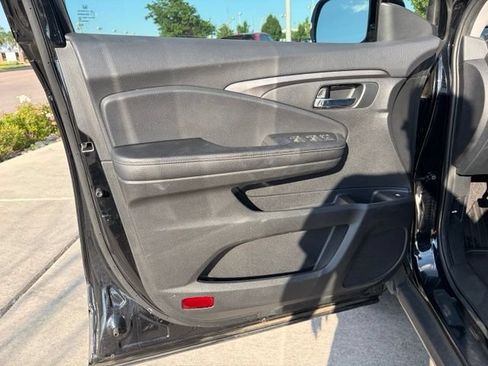 Used 2023 Honda Ridgeline Sport image 9