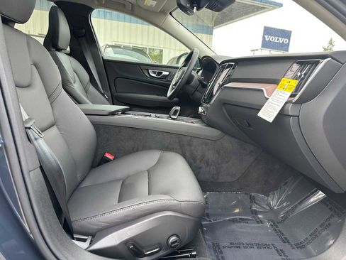 Used 2026 Volvo V60 B5 Cross Country Plus w/ Climate Package AWD/4WD image 10