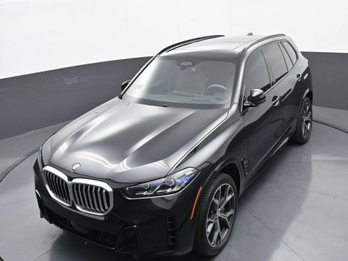 Used 2024 BMW X5 xDrive40i w/ M Sport Package AWD/4WD image 32