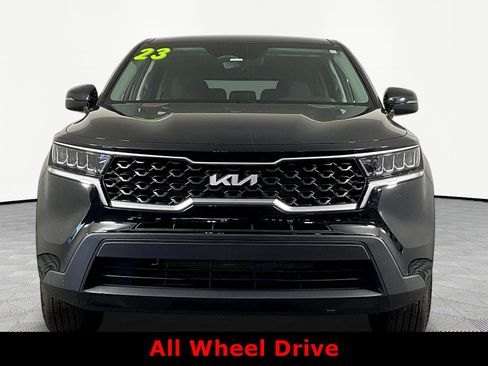 Certified 2023 Kia Sorento LX AWD/4WD image 2
