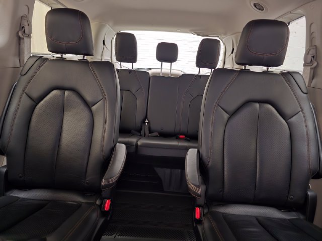 Used 2020 Chrysler Pacifica Touring-L Plus FWD image 23