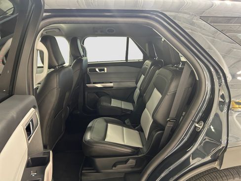 Certified 2023 Ford Explorer XLT w/ Equipment Group 202A RWD image 20