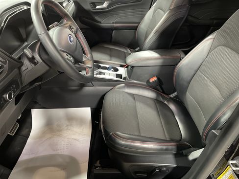 Used 2024 Ford Escape ST-Line w/ Tech Pack #1 image 9