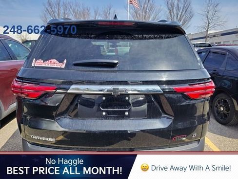 Used 2023 Chevrolet Traverse LT image 3
