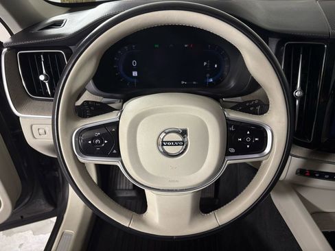 Used 2022 Volvo XC60 B5 Inscription w/ Advanced Package image 19