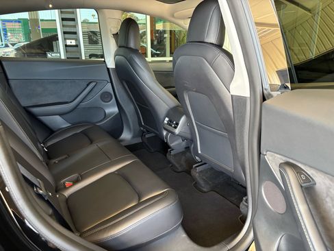 Used 2021 Tesla Model Y Performance image 28