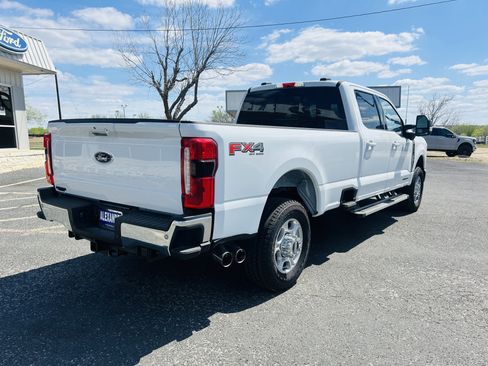 New 2026 Ford F350 XLT w/ XLT Premium Package AWD/4WD image 11