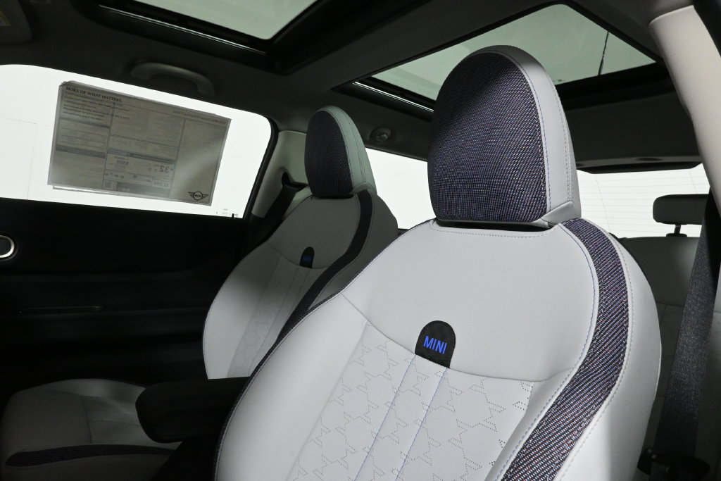Certified 2025 MINI Cooper S FWD image 16