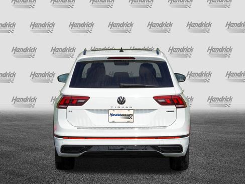 Used 2022 Volkswagen Tiguan SE R-Line image 8