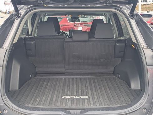 Used 2021 Toyota RAV4 XLE image 30