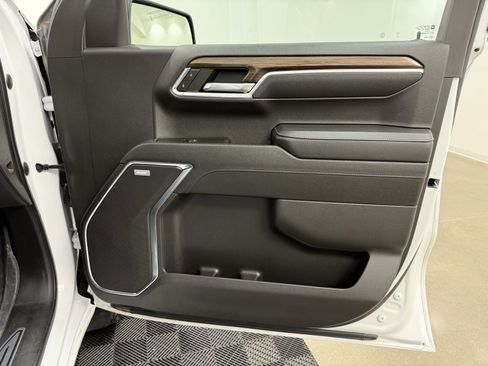 Used 2023 Chevrolet Silverado 1500 LT Trail Boss w/ Convenience Package II image 38