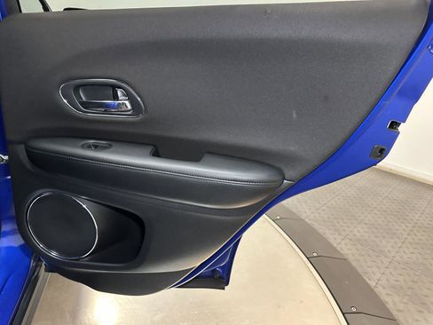 Used 2018 Honda HR-V EX image 33