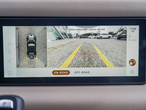 Used 2024 Land Rover Defender 110 S image 26