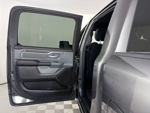 Used 2022 RAM 1500 Big Horn AWD/4WD image 12