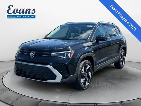 New 2026 Volkswagen Taos SE AWD/4WD image 1