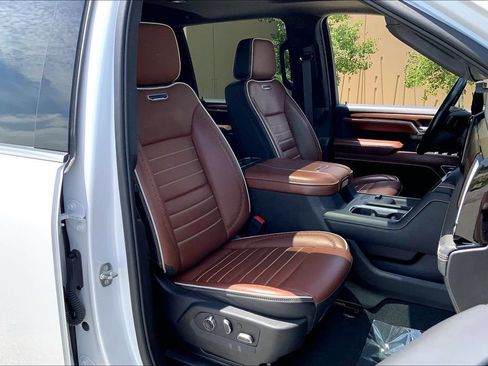 Used 2024 GMC Sierra 2500 Denali Ultimate w/ Max Trailering Package AWD/4WD image 7