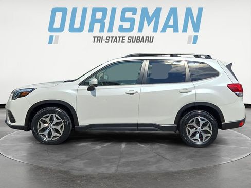 Certified 2023 Subaru Forester Premium AWD/4WD image 3
