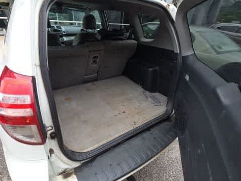 Used 2011 Toyota RAV4 4WD w/ Upgrade Value Pkg image 20