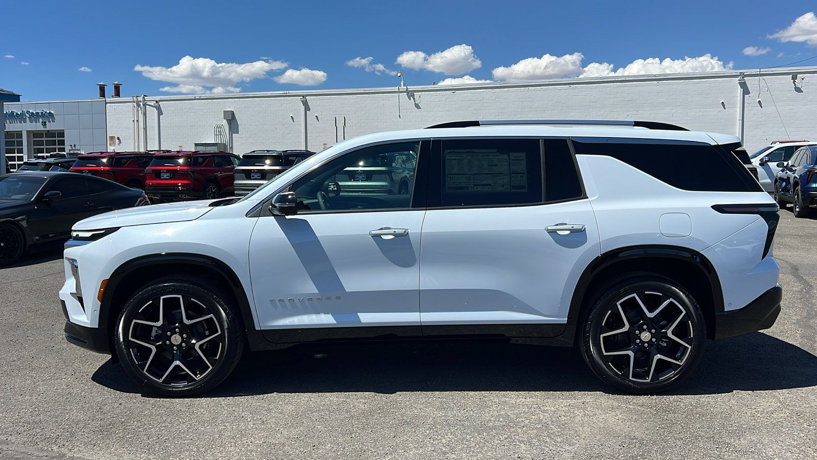 New 2026 Chevrolet Traverse High Country w/ LPO, Floor Liner Package AWD/4WD image 8