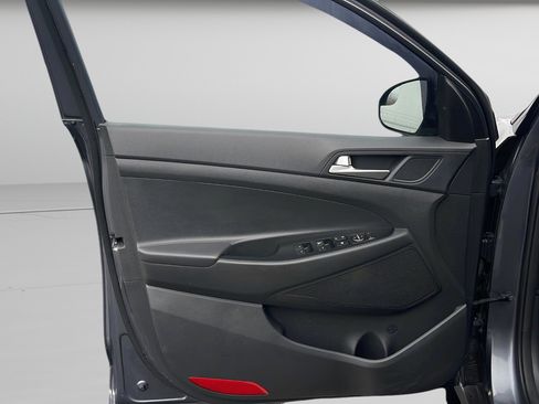 Used 2019 Hyundai Tucson SE image 20