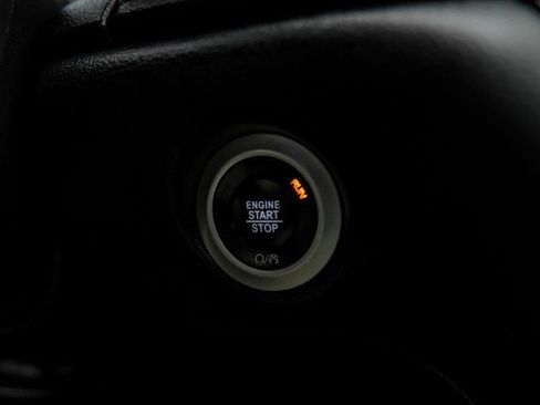 Used 2023 Chrysler Pacifica Pinnacle image 19