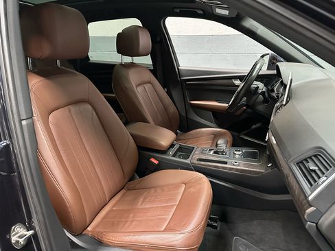 Used 2018 Audi Q5 2.0T Premium Plus w/ Premium Plus Package image 9