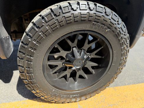 Used 2023 Chevrolet Silverado 2500 LT w/ Midnight Edition image 11