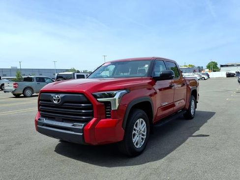 Certified 2022 Toyota Tundra SR5 w/ SR5 Convenience Package AWD/4WD image 3