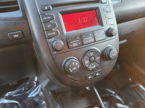 Used 2013 Kia Soul FWD image 24
