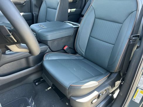 New 2026 GMC Yukon XL AT4 w/ AT4 Premium Plus Package AWD/4WD image 20