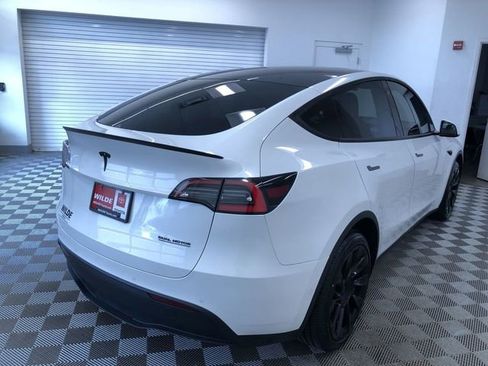 Used 2021 Tesla Model Y Long Range AWD/4WD image 31