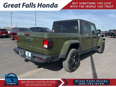 Used 2022 Jeep Gladiator Sport AWD/4WD image 7